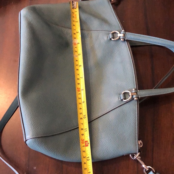 🩵 Coach pebbled leather crossbody bag with detachable strap, zipper pockets - Picture 15 of 17